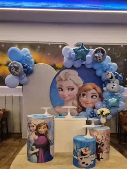 Obrigada por nos escolher @luanatrambaioli Ficou linda sua decoração.😍 @fantastico.americas Balões 🎈@salvinofestas