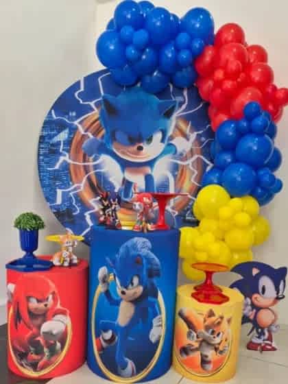 Festa linda e sem dor de cabeça é possível, sim! ✨ Nós cuidamos de tudo: levamos a decoração até você, fazemos a montagem completa (incluindo esses balões incríveis) e, no final, desmontamos tudo. Você só precisa aproveitar a comemoração! 🎈🥂 Entre no link da nossa Bio e garanta sua data. 21985099138 Balões 🎈 da nossa parceira @salvinofestas