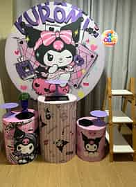 Kit Pegue e Monte Tema Kuromi + Escadinha